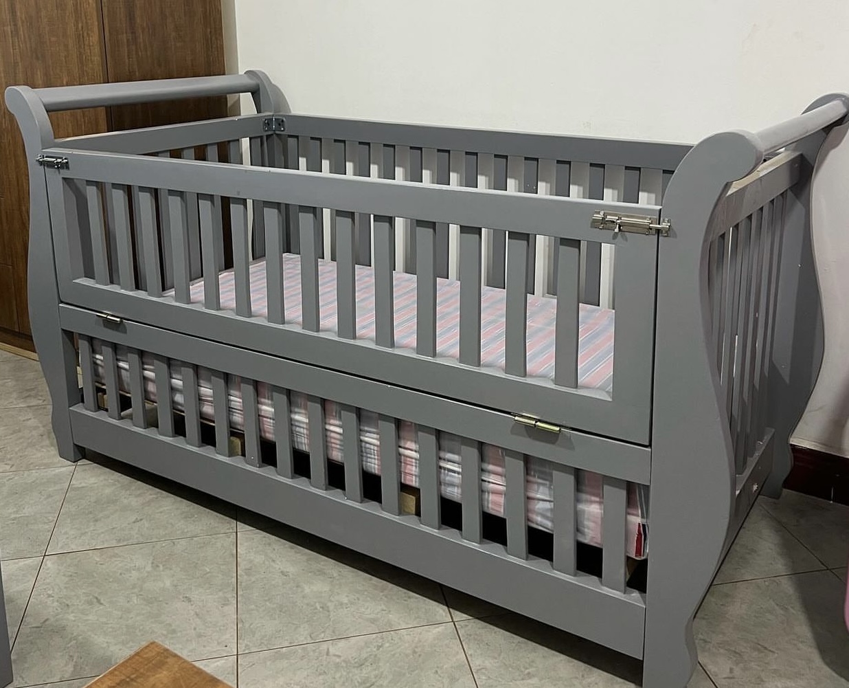 Baby cot 2