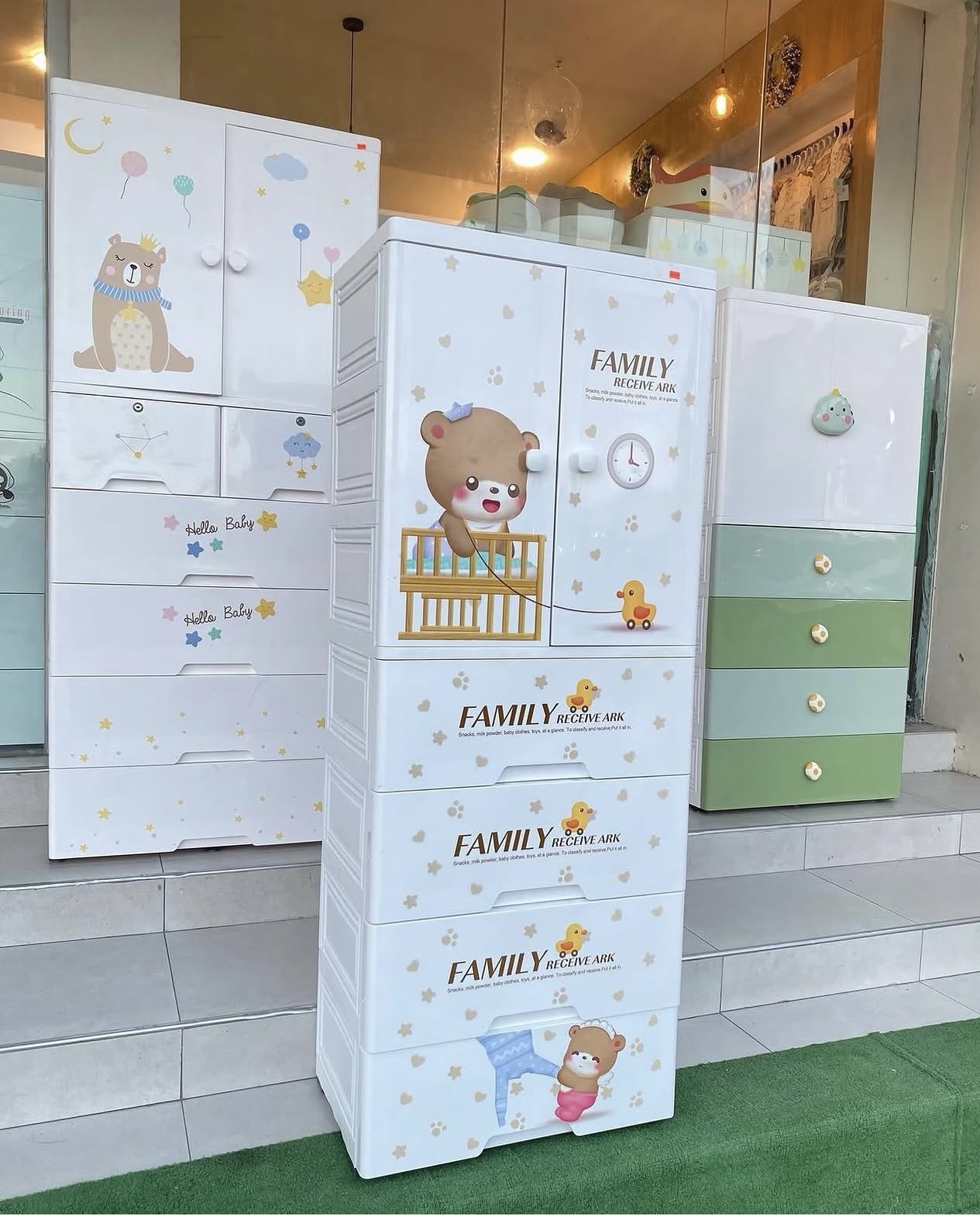Baby’s mobile wardrobe